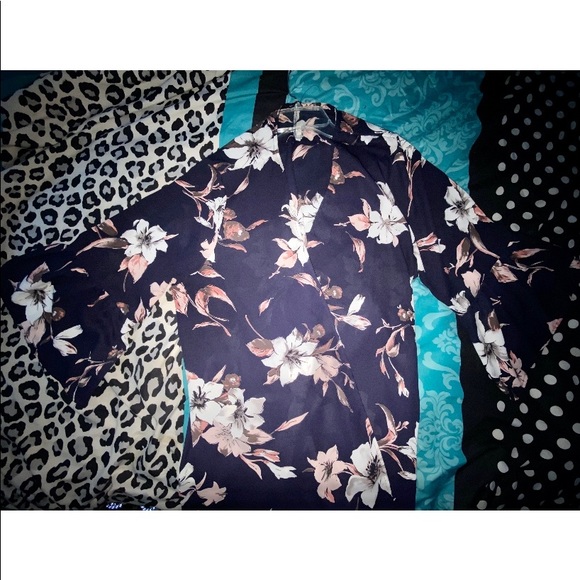 Fashion Nova Navy Floral spring Kimono - Picture 3 of 5